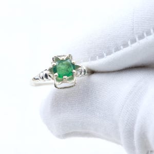 Emerald Engagement Ring in Silver Vintage Emerald Stone Ring, Emerald Promise Ring, Antique Natural Stone Ring, Past Present Future Ring