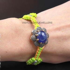 Blauer Saphir Sterling Silber Bettelarmband: Handgemachtes Art Deco Blumenmuster