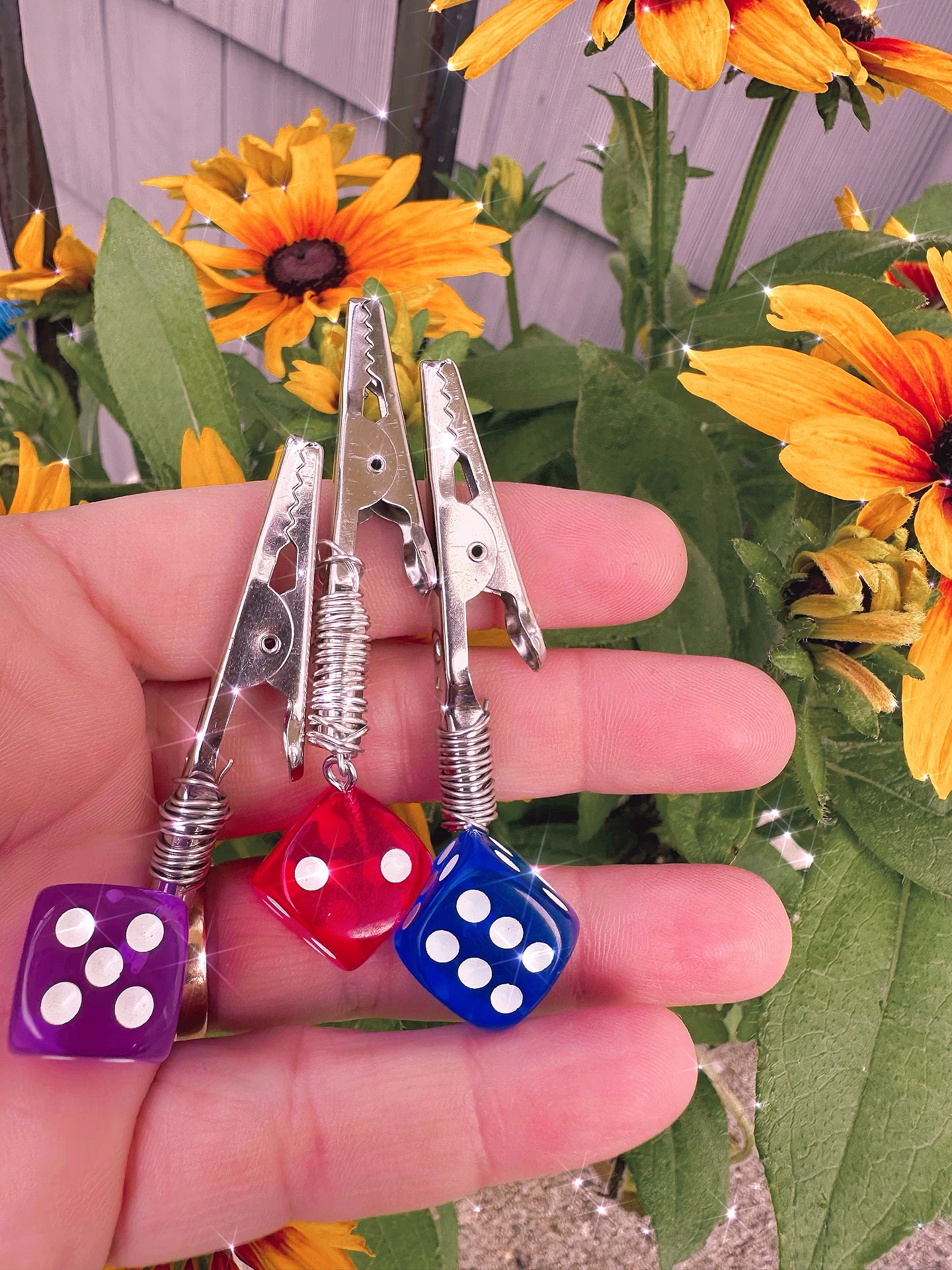 Beachy garden view bracelet helper (roach clip)