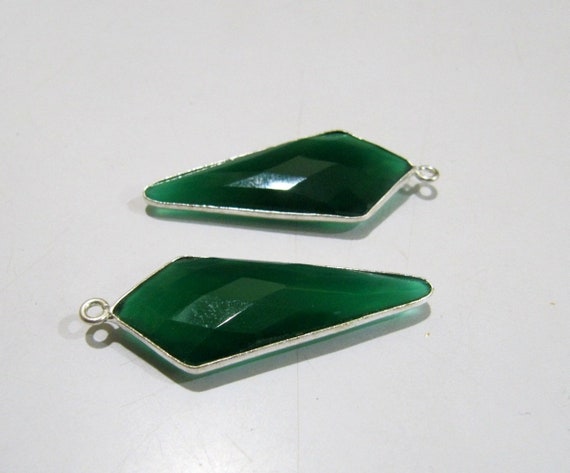 2 Pcs Natural Green Onyx Briolette Faceted 15x35mm Arrowhead charm pendant  Single Loop Bezel Top Quality Gemstone Connectors