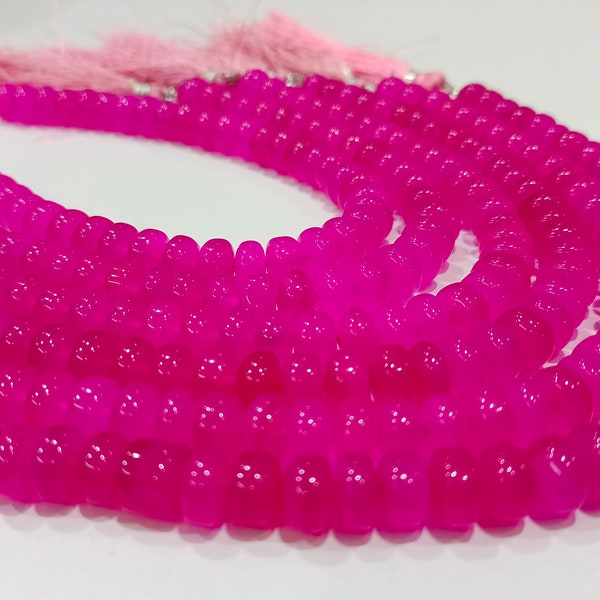 Perles rondes naturelles de calcédoine rose vif, lisses, 8 mm, vendues par rang, 20 cm (8 po.) de long, de grande qualité.