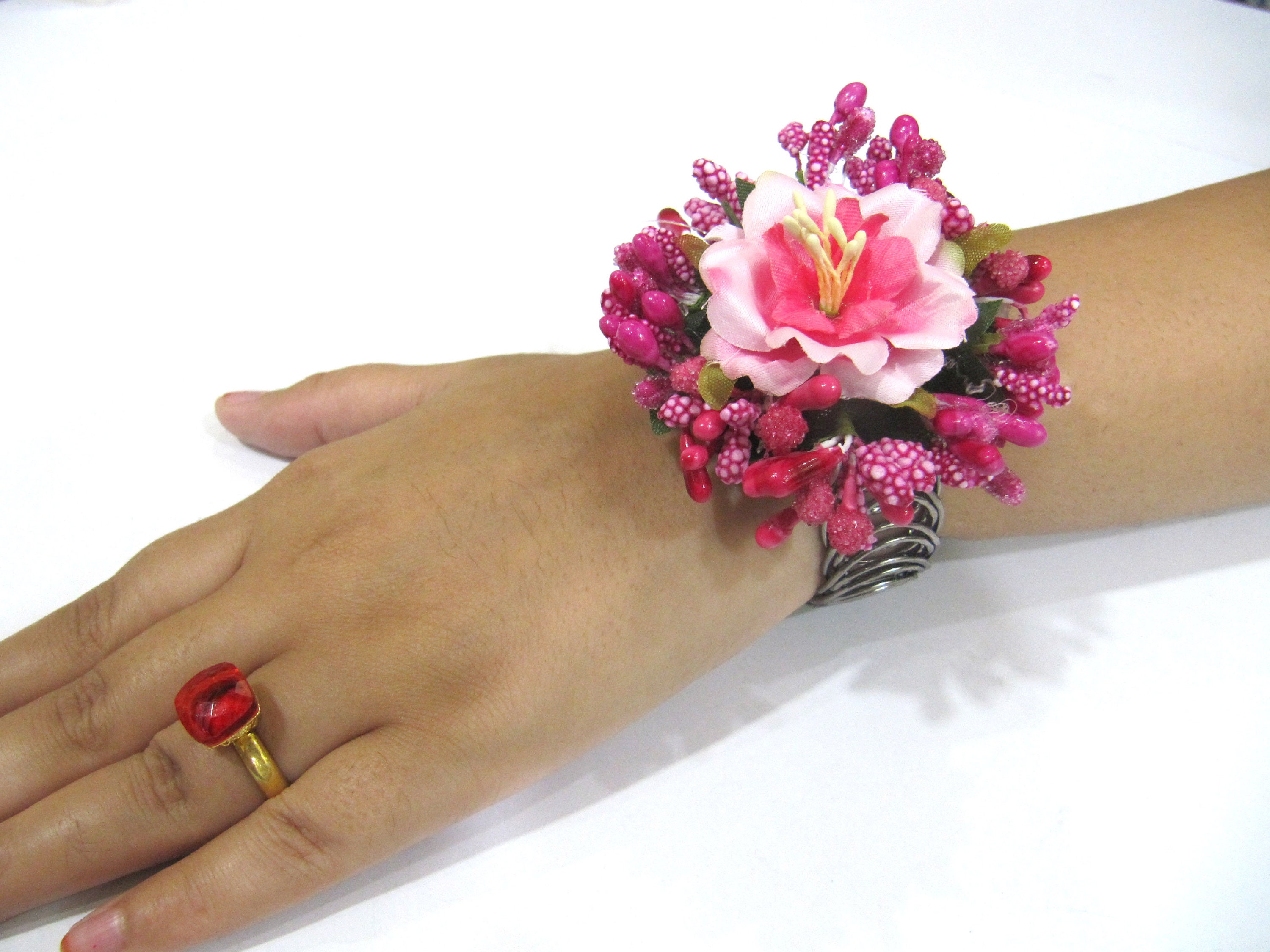 Azai by Nykaa Fashion Bangle Bracelets And Cuffs  Buy Azai by Nykaa  Fashion Gold  Pink Flower Leaf Bangles Set of 2 OnlineNykaa Fashion