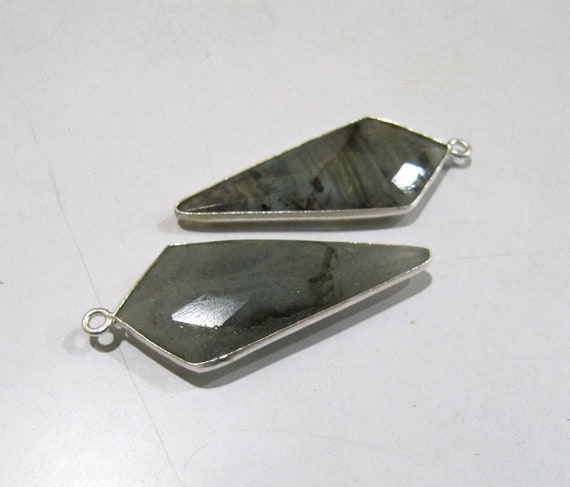 2 Pcs Natural Labradorite Briolette Faceted 15x35mm Arrowhead Charms Pendant Connector Single Loop  Bezel  Top Quality Gemstone Connector