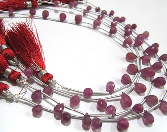 Natuurlijke Ruby Traan Briolette Kralen Grootte Ongeveer 4x6mm tot 7x10mm Strandlengte 8 inch lang Groothandelsprijzen