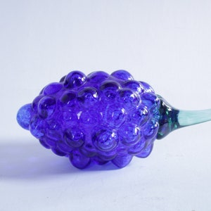 Gunnel Sahlin glass grapes for Kosta Boda, 18cm long