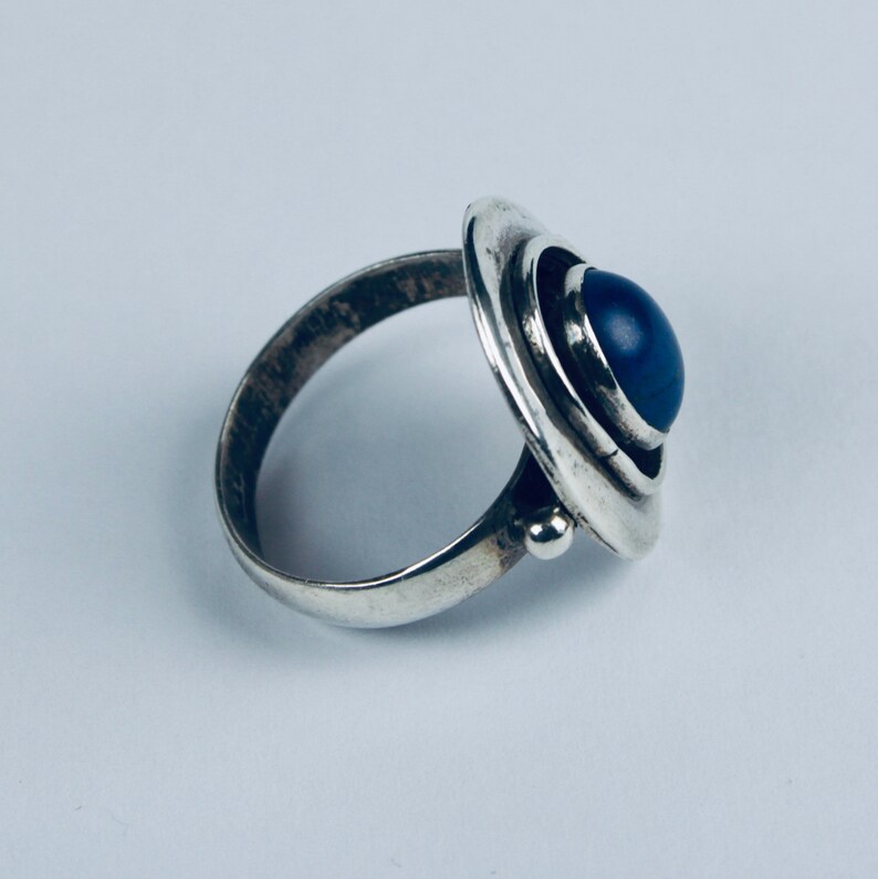sterling ring with Lapis lazuli stone