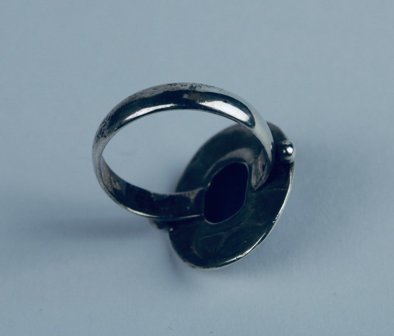 sterling ring with Lapis lazuli stone