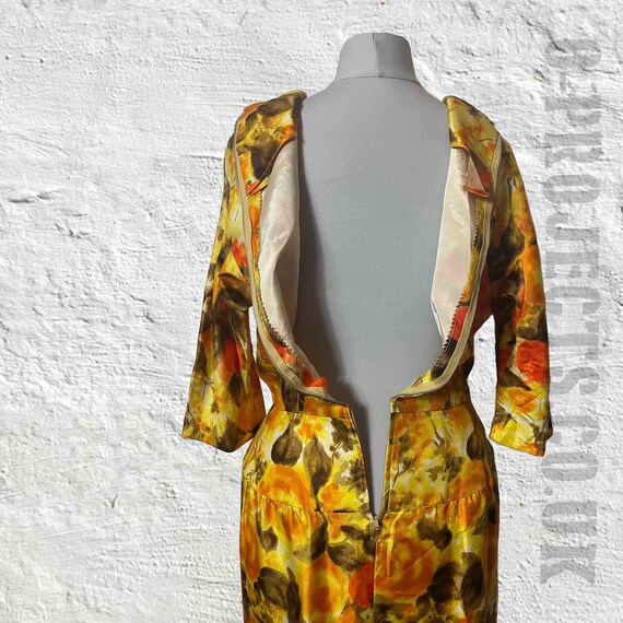 1950's vintage wiggle dress, bright floral print,… - image 5