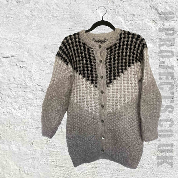 Vintage hand knitted cardigan, chevron pattern, o… - image 8