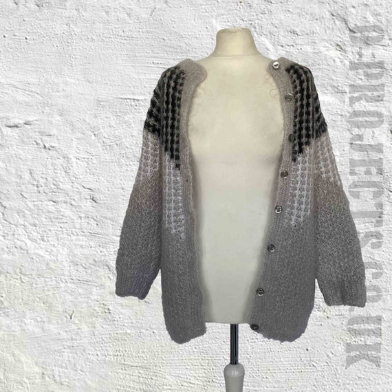 Vintage hand knitted cardigan, chevron pattern, o… - image 5