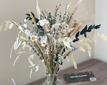 Chamomile field arrangement, Dried flowers, Natural  flowers arrangement,  eucalyptus bouquet, Green white centerpiece