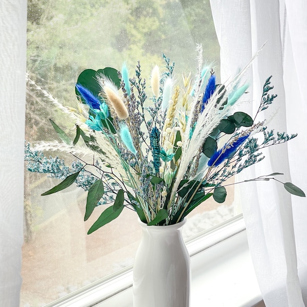 Natürliches konserviertes Blumenarrangement, blaugrüner Hasenschwanz-Eukalyptusstrauß, grünblaues Mittelstück