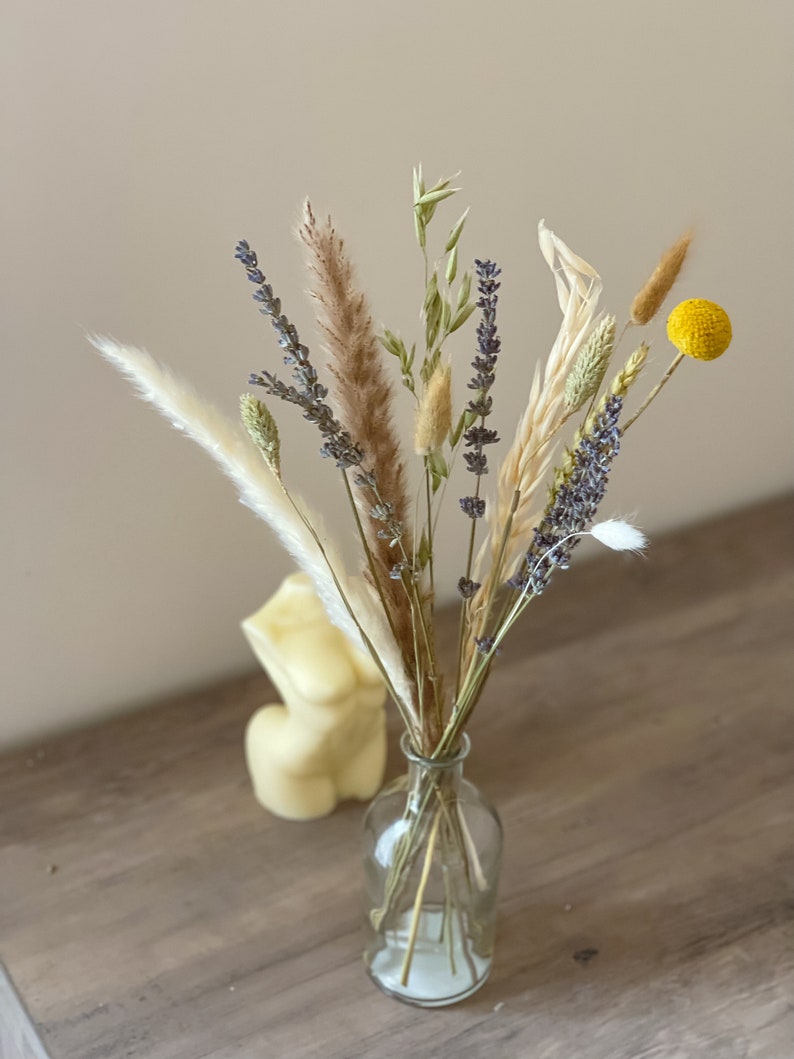 New Minimalist Dried Flowers Petite Bouquet Arrangement image 4