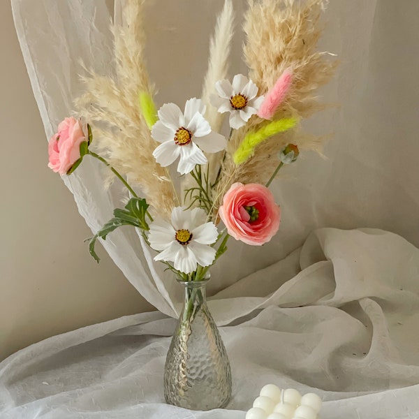 Minimalistic Pampas grass  Natural Centerpiece, bouquet for bud vase, Everlasting arrangement, silk flowers in a mix with dried pampas grass