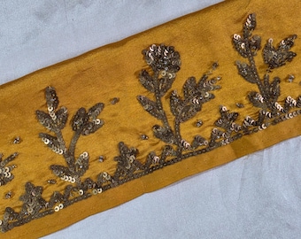 Vintage Embroidered Sari Border Trim: Indian Sewing Ribbon, 1 Yard