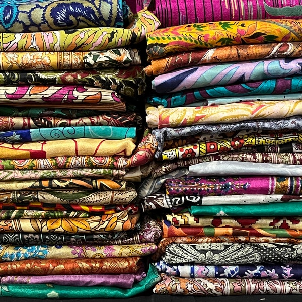 Lote enorme 100% seda pura Vintage Sari restos de tela chatarra Paquete Quilting Journal Proyecto por peso o cantidad Saree Square Cut Silk Scrap