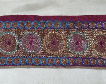 Vintage Embroidered Sari Border Trim: Indian Sewing Ribbon, 1 Yard