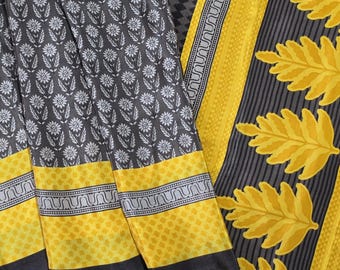 Vintage Crepe Silk Saree Fabric: Floral Print, 5 Yards for Dressmaking