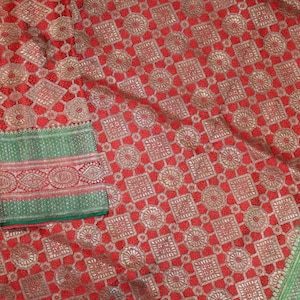 FREE EXPEDITED SHIPPING Vintage Heavy Wedding Saree Pure Satin Silk Woven Banarasi Brocade Indian Sari Red Fabric GoldenSilver Zari 5yard