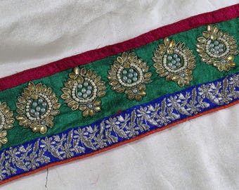 Vintage Embroidered Sari Border Trim: Indian Sewing Ribbon, 1 Yard
