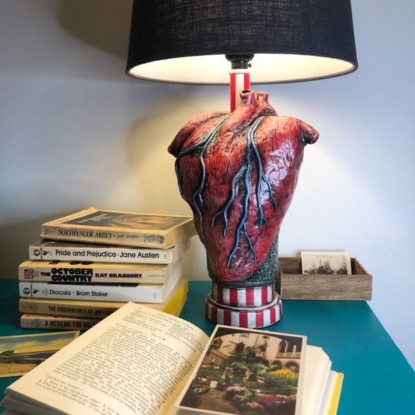 Anatomical heart art lamp, goth table lamp, oddities, oddity, eclectic, dark interior design, heart lighting, sculpture, gothic home decor