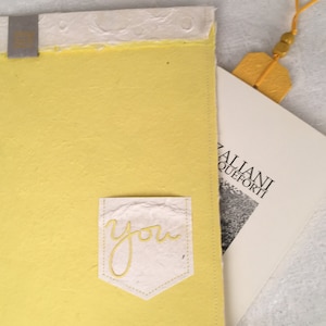 Tasca per libro per agenda o album, fatta a mano in carta cotone cucita, busta personalizzabile,  porta libro grande formato resistente