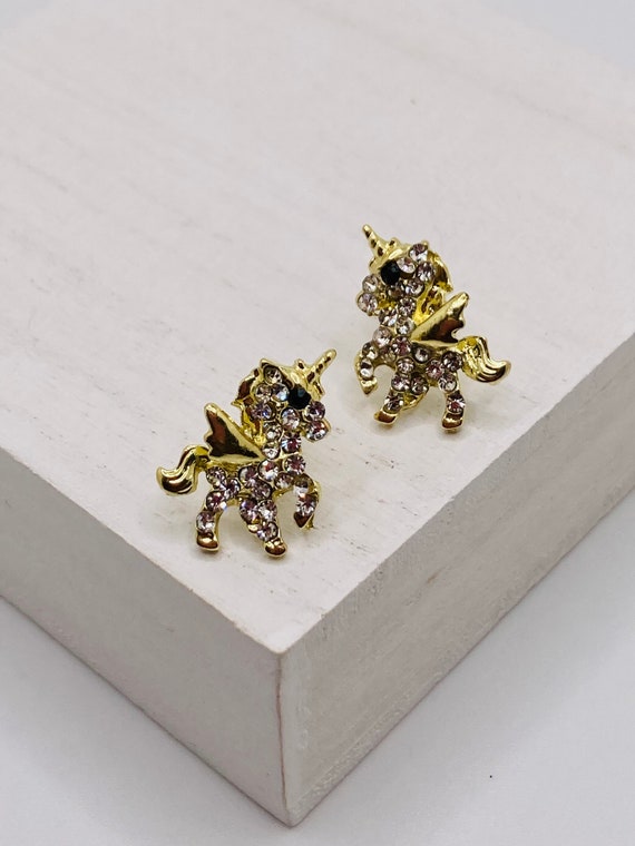 [STONE HENgE] 韓国☆14K Gold☆Unicorn horn cubic Earrings Unicorn Gold Stud Earrings, Unicorn Stud Earrings, Gold