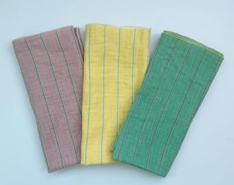 Baumwoll Musselin Streifen Einstecktuch | Weicher gestreifter Schal, Bandana, Kopftuch | Leichte Musselin-Baumwolle, mehrere Größen