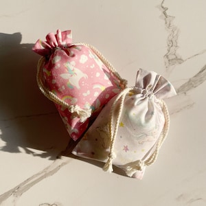 Einhorn Baumwoll Kordelzugbeutel | Wiederverwendbare Charakter-Geschenkbeutel | Umweltfreundliche Stofftasche Zero Waste I Geschenkverpackung ㅣVerschiedene Größen