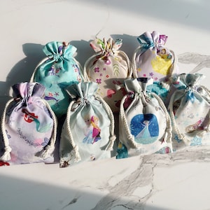 Prinzessin Baumwoll Kordelzug | Wiederverwendbare Charakter-Geschenkbeutel | Umweltfreundliche Stofftasche Zero Waste I Geschenkverpackung ㅣVerschiedene Größen