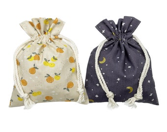 Kordelzugbeutel mit zufälligem Design - Blumen- / Tiere / Charaktere / Volltonfarbenoptionen, weicher Baumwollbeutel, Geschenkbeutel in mehreren Größen, benutzerdefinierte Farbe erhältlich