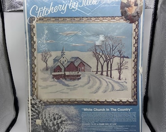 NOS Paragon Country Church Crewel Stickpackung Julie Eisenhower A5001