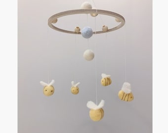 bee baby mobile
