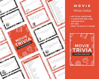 Puede incluir: Un juego de 100 tarjetas de trivia de cine con fondos rojos y negros. Cada tarjeta presenta una ilustración con temática de cine y dos preguntas de trivia. Las tarjetas miden 12,7 x 17,8 cm y se pueden imprimir o guardar en un teléfono.