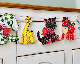 Retro Baby Animals Banner: 1950s Kitsch Baby Shower, Valentines Day, Vintage Decor