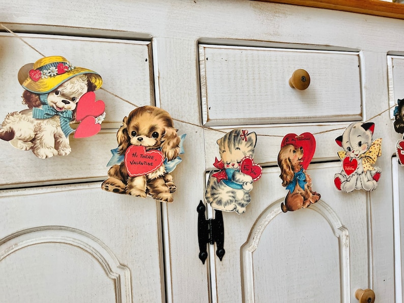 Retro Valentines Banner: Kitsch Kitty & Puppy Garland image 4