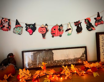 Vintage Halloween Decor Garland Retro Banner Kitsch Pumpkins Witch Ghost Die Cut Spooky Wall Decor Party Decor Handmade Glitter Accents