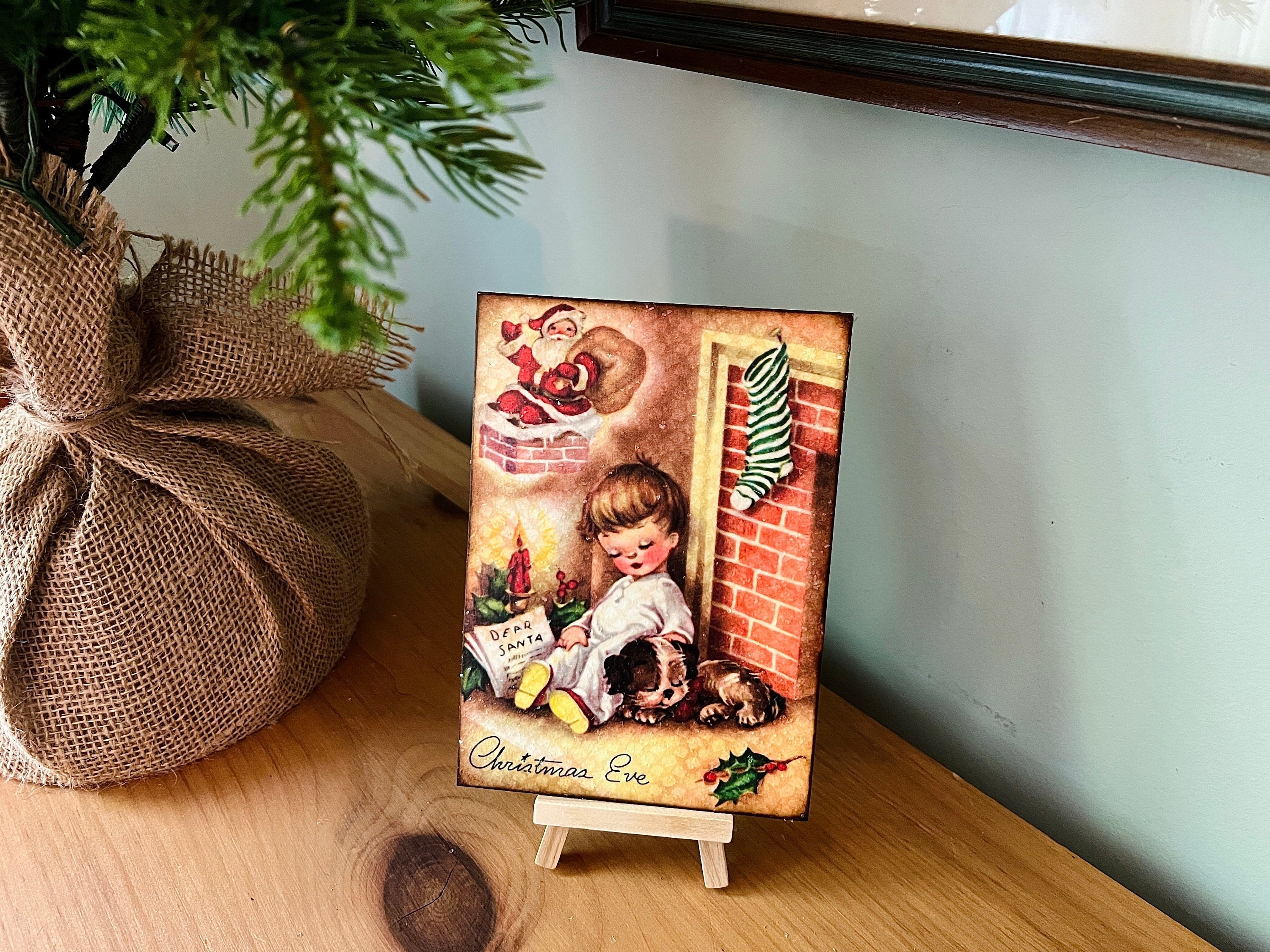 Vintage Kitsch Weihnachtsplakette, Junge und Welpe warten auf Santa