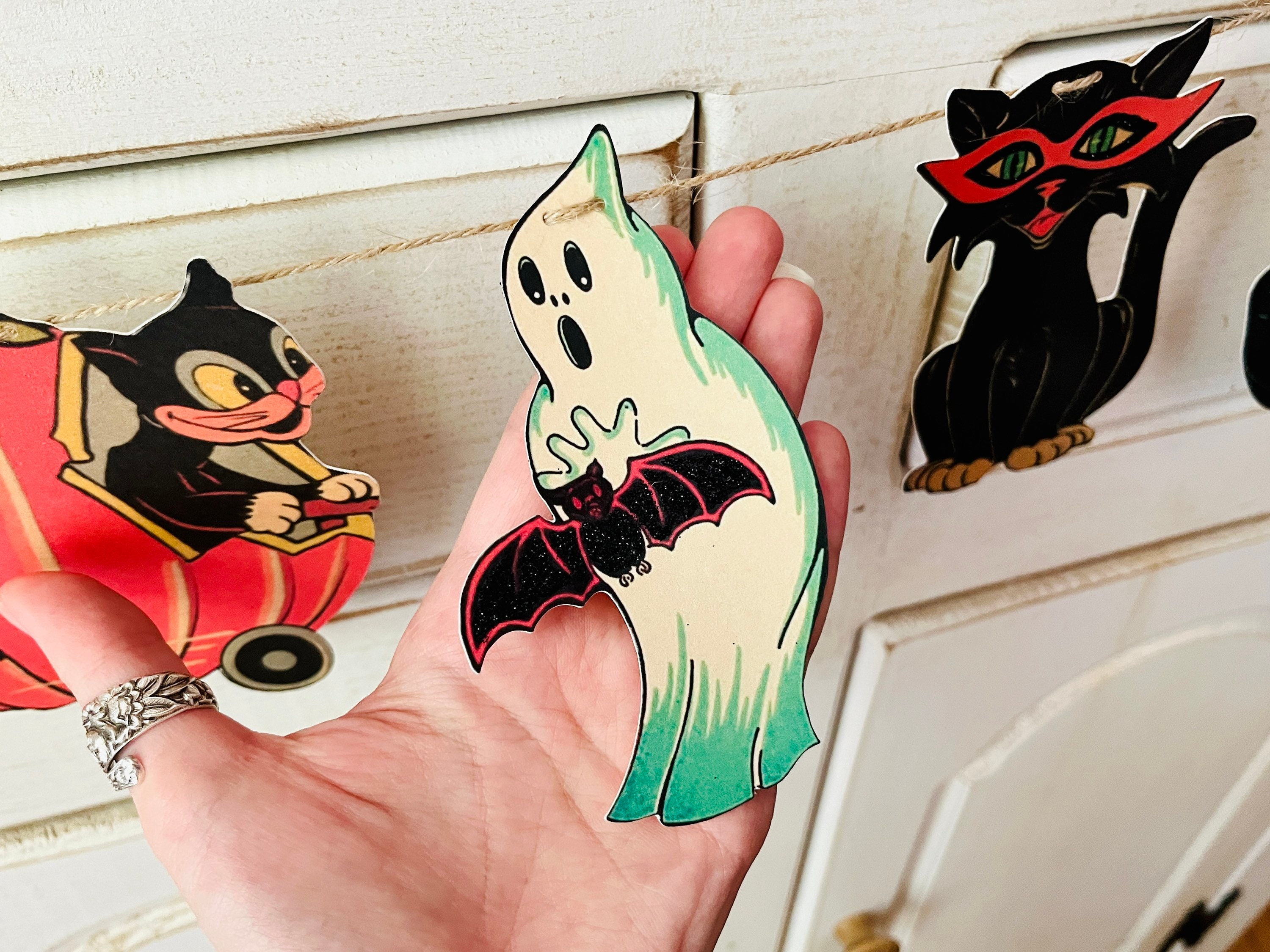 Vintage Halloween Decor Garland Retro Banner Kitsch Pumpkins Witch Ghost Die Cut Spooky Wall Decor Party Decor Handmade Glitter Accents