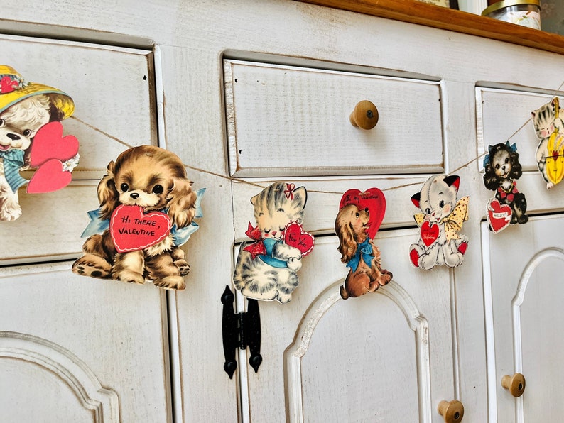 Retro Valentines Banner: Kitsch Kitty & Puppy Garland image 7