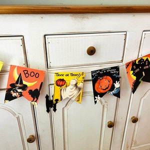 Vintage Style Halloween Banner Retro Garland Bunting Kitsch Pumpkins Witch Ghost Bunting Spooky Wall Decor Party Decor