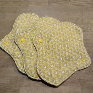 Lot of 3 sanitary towels normal flow
