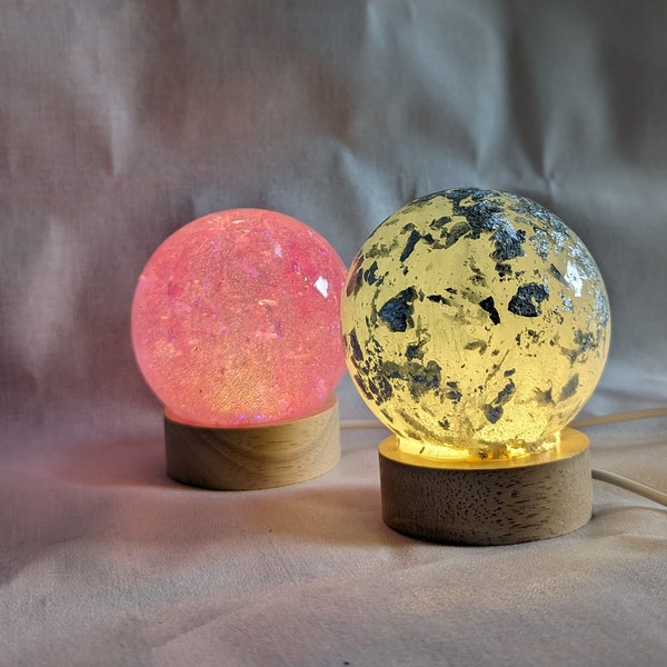 Veilleuse lampe en résine / boule de résine lumineuse customisable sur demande