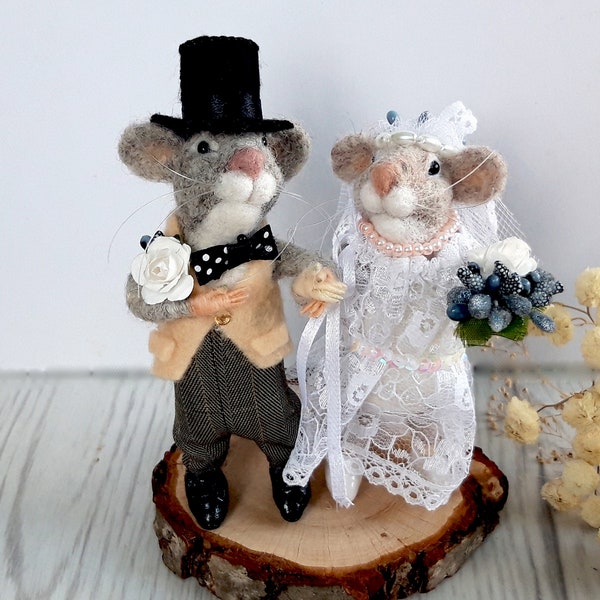 Cadeau de mariage de souris feutrée à l'aiguille, couple feutré de mariage, souris en feutre