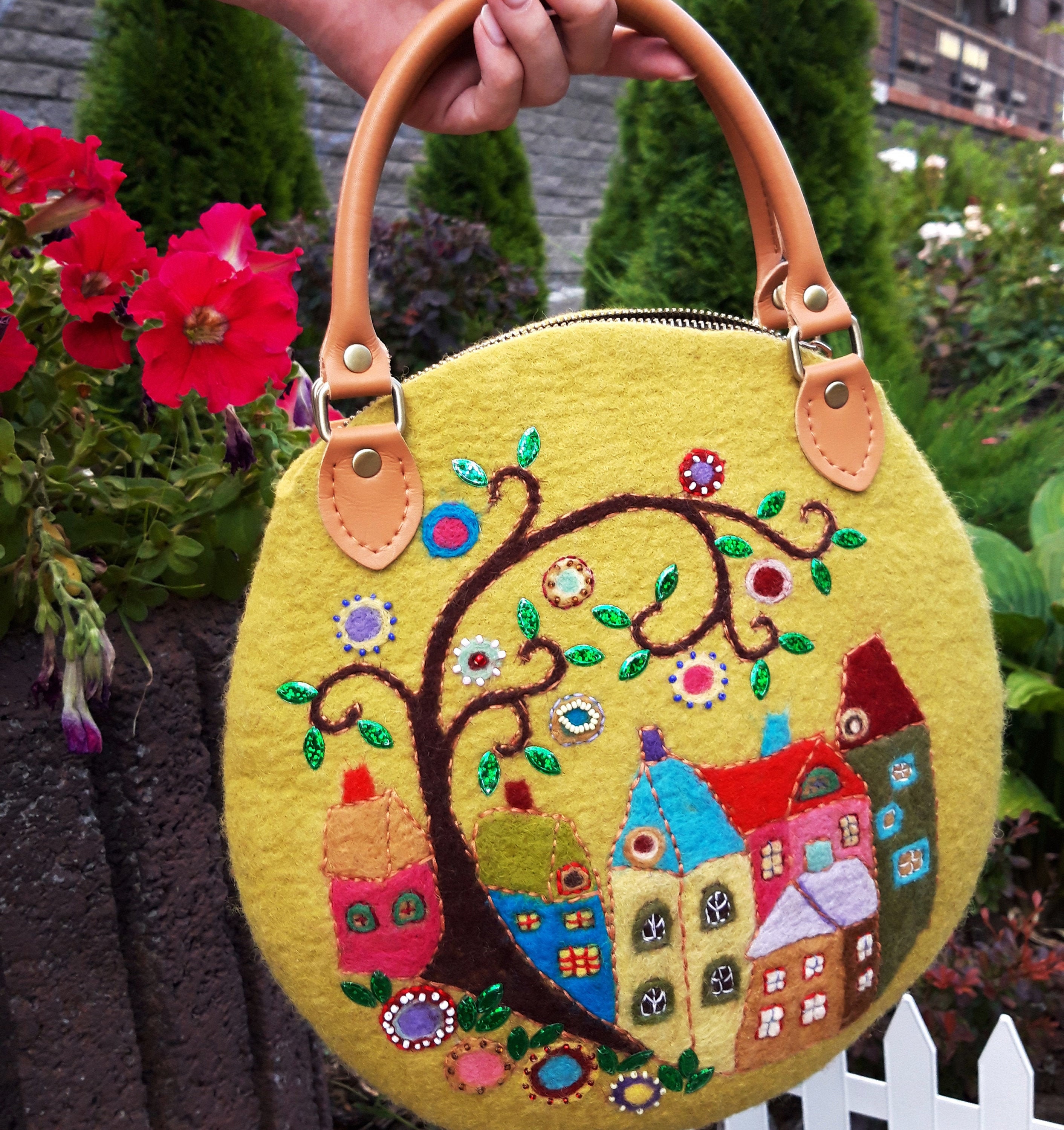 Bolso de fieltro con casas Bolsos de asa superior de Etsy España