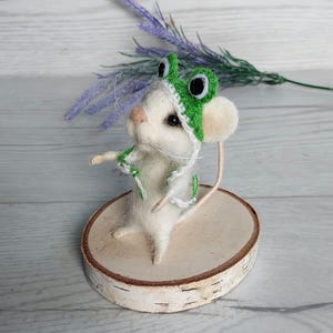 Felted mouse miniature in a frog hat