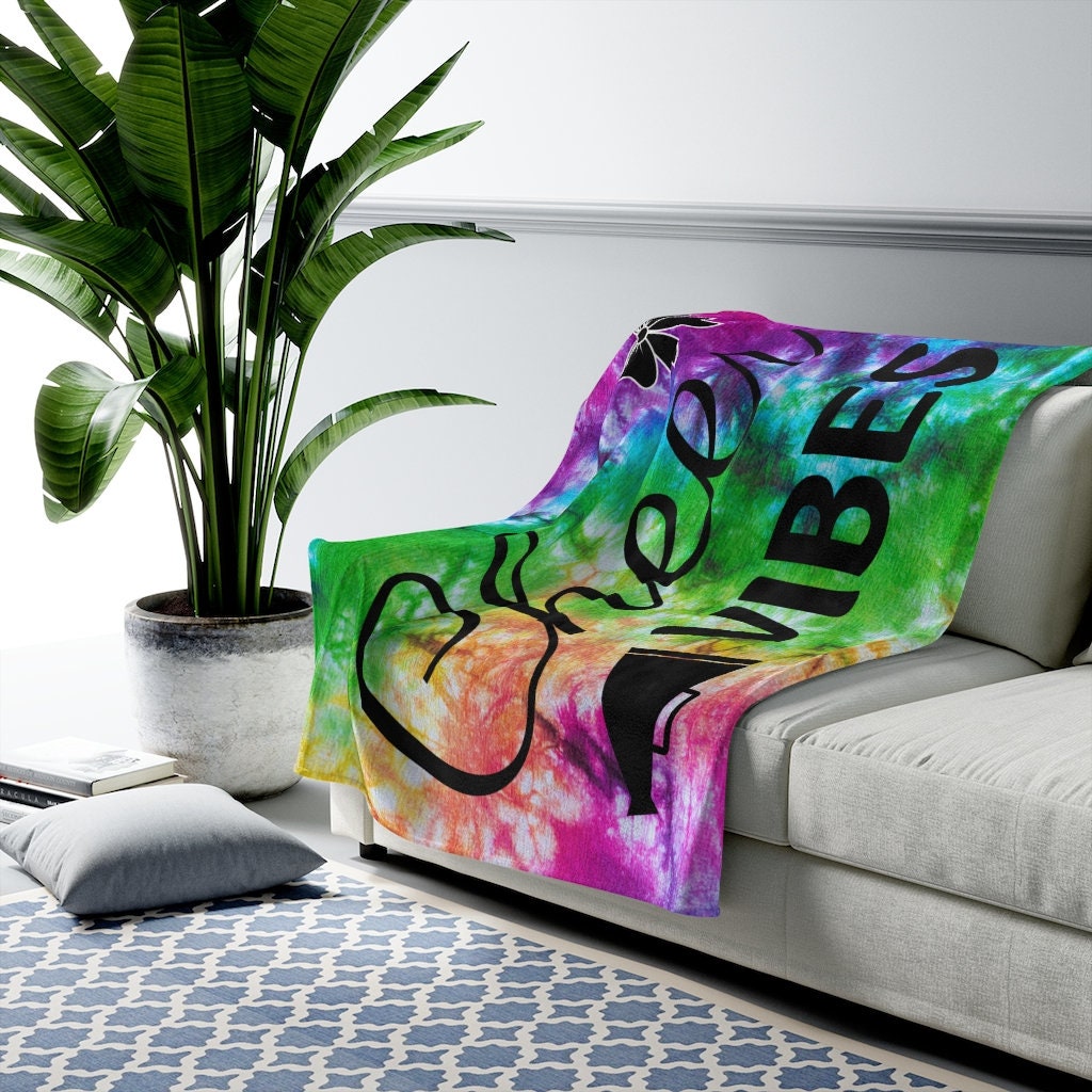 Cheer Vibes Velveteen Tie-Dye Blanket