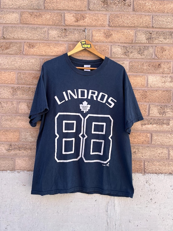 Vintage Eric Lindros Toronto Maple Leafs NHL T-shirt