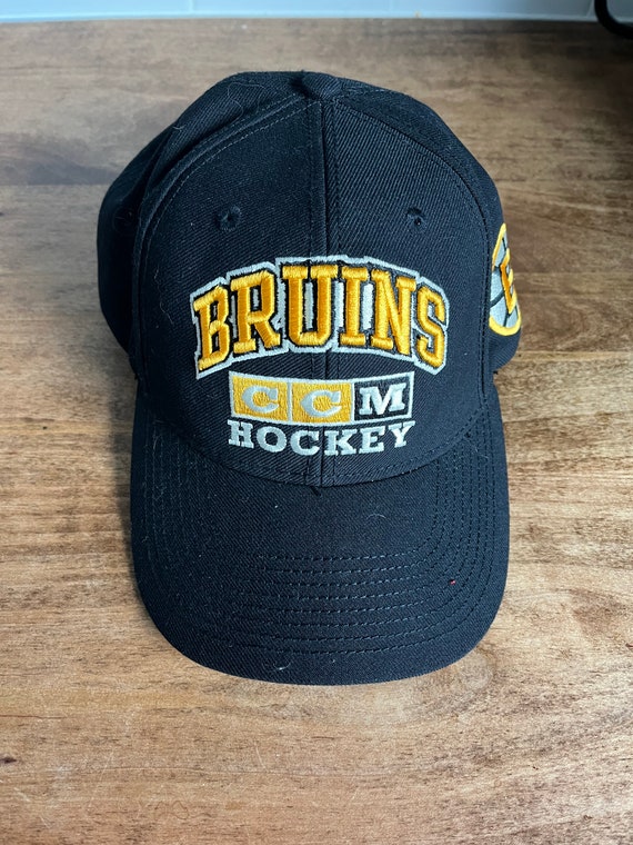 NEW CCM Men's S Boston Bruins Hockey Embroidered Fleece
