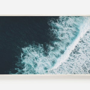 Arte moderna per TV con cornice / Foto di onde dell&#39;oceano / Stampa aerea della spiaggia / Arte dell&#39;oceano per TV con cornice / Stampa dell&#39;oceano blu scuro / Arte per TV con cornice Samsung